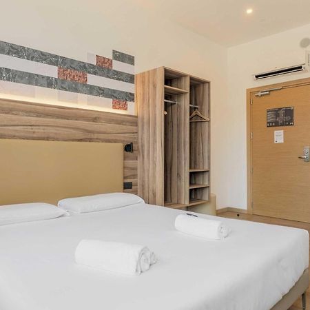 B&B Hotel Prato City Center Exteriör bild