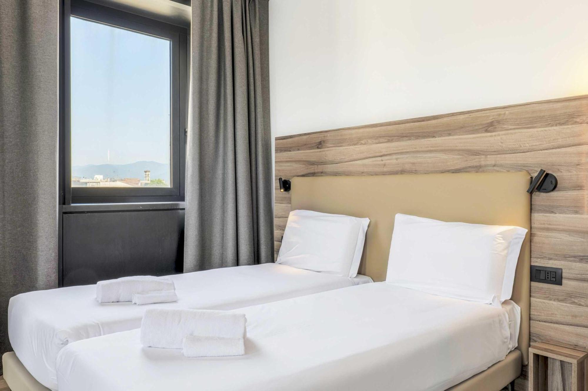 B&B Hotel Prato City Center Exteriör bild
