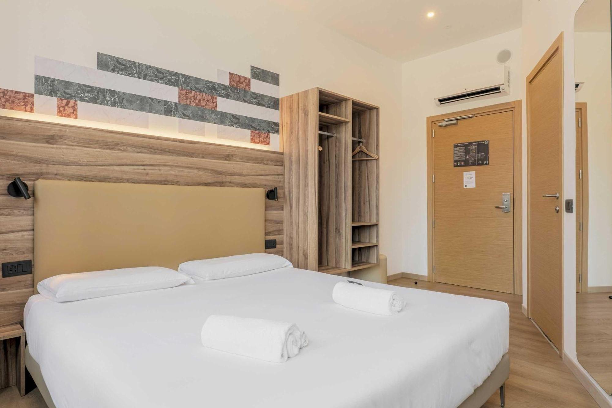 B&B Hotel Prato City Center Exteriör bild