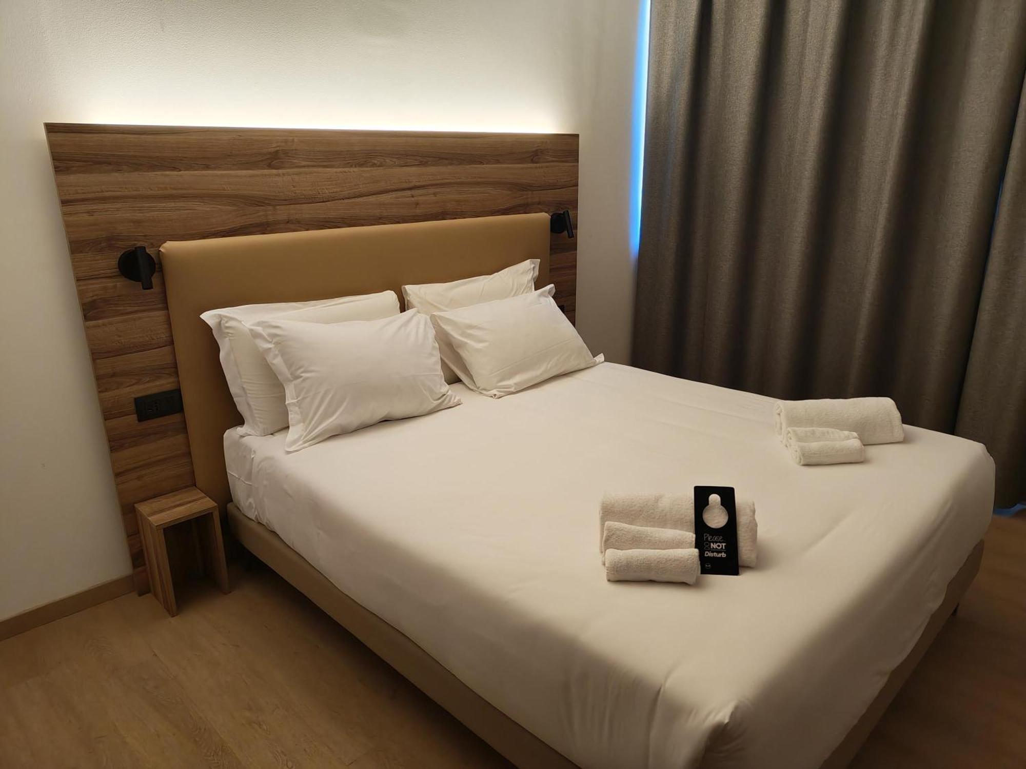 B&B Hotel Prato City Center Exteriör bild