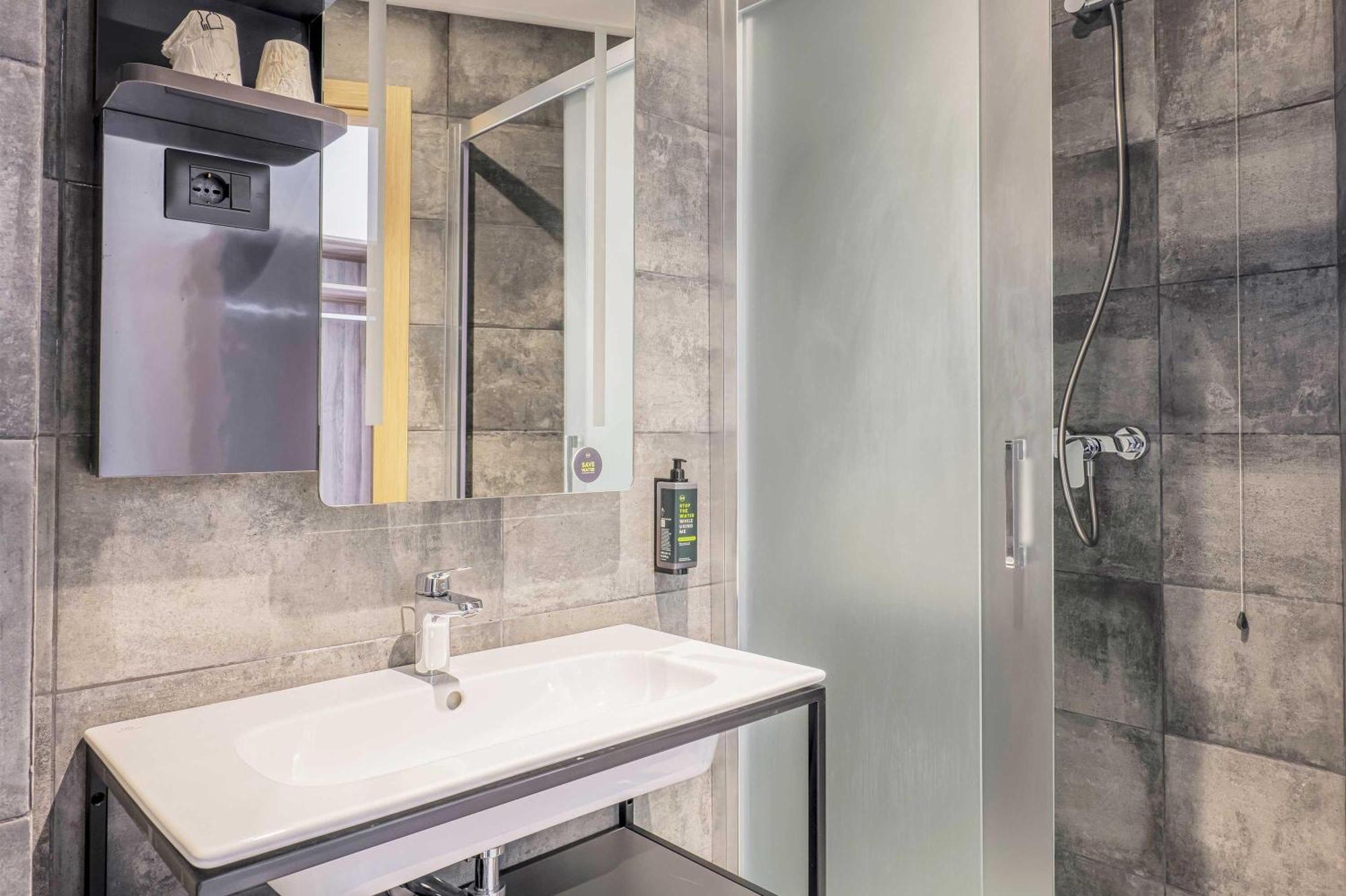 B&B Hotel Prato City Center Exteriör bild