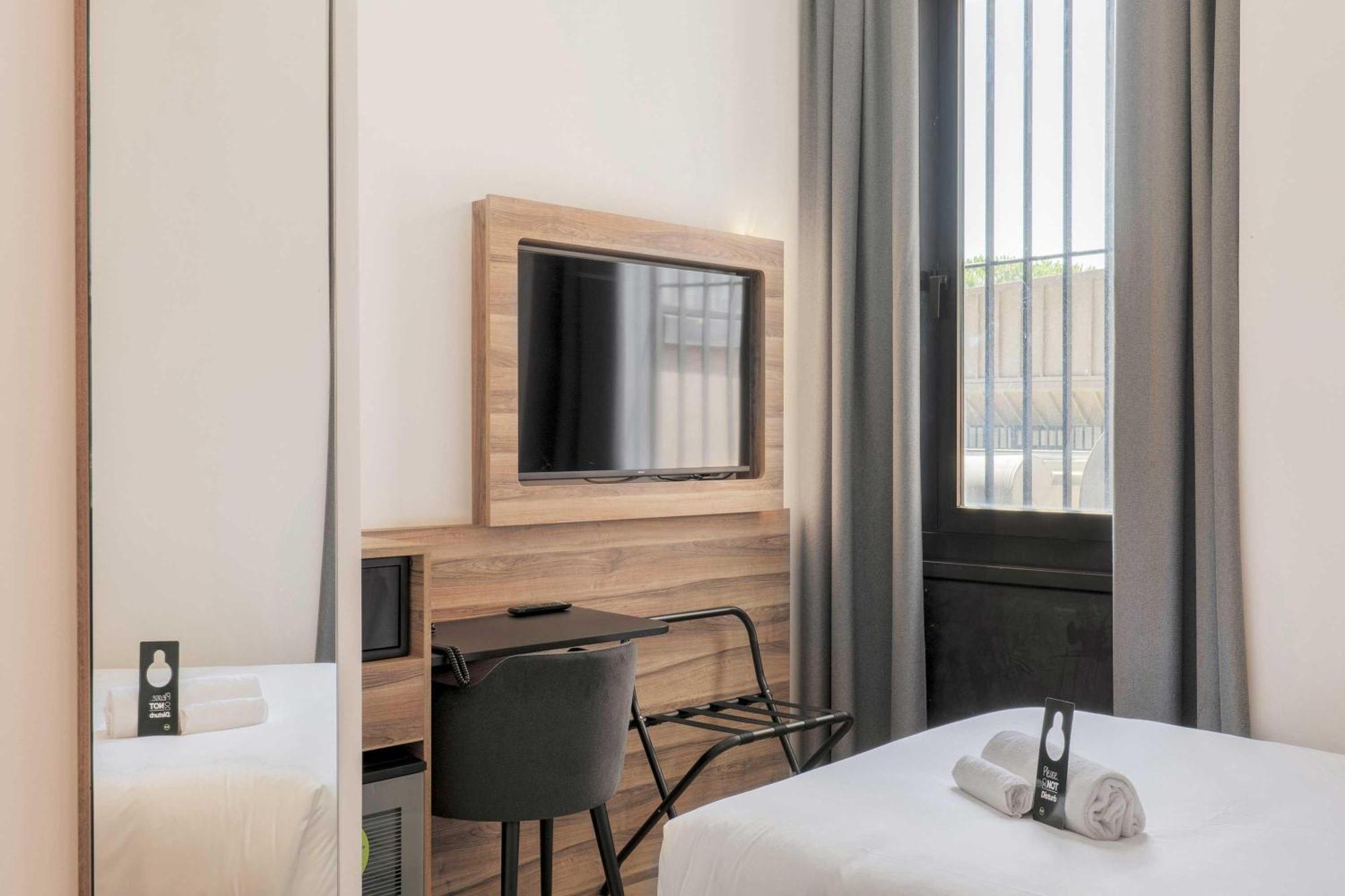 B&B Hotel Prato City Center Exteriör bild
