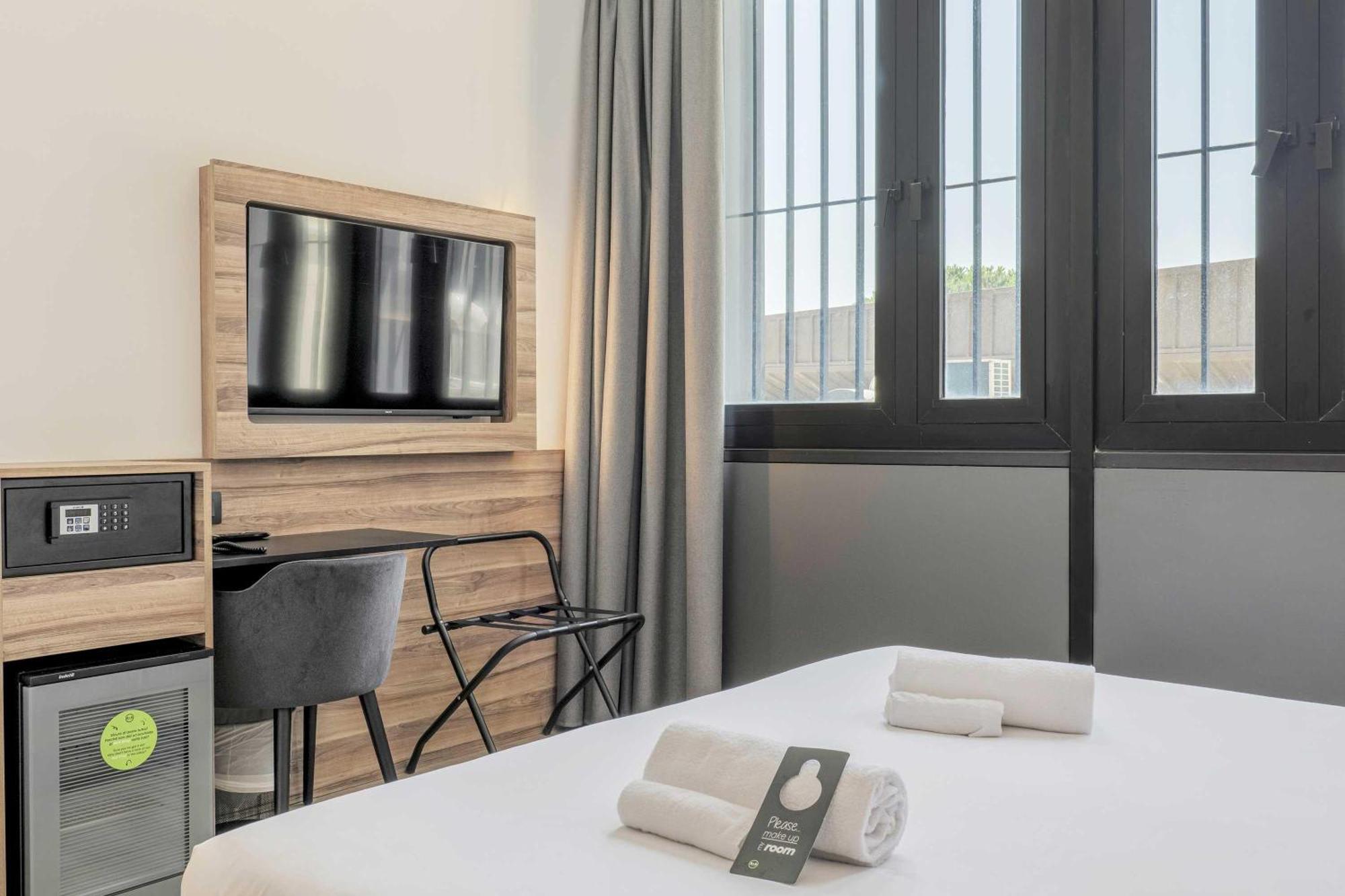 B&B Hotel Prato City Center Exteriör bild